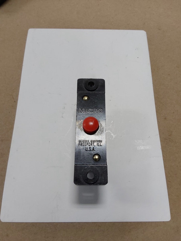 Micro Switch 3MN1 Standard Pin Plunger DPDT Screw Terminal 15 A 230 Vdc NOS