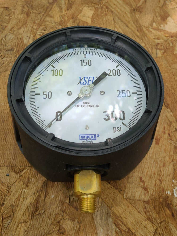 Wika XSEL 8100AV15 4-1/2" Face 300 PSI Pressure Gauge 1/4" NPT Brass