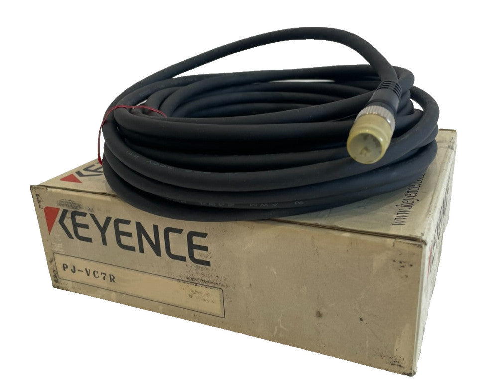 NEW KEYENCE PJ-VC7R CONNECTOR CABLE PJVC7R