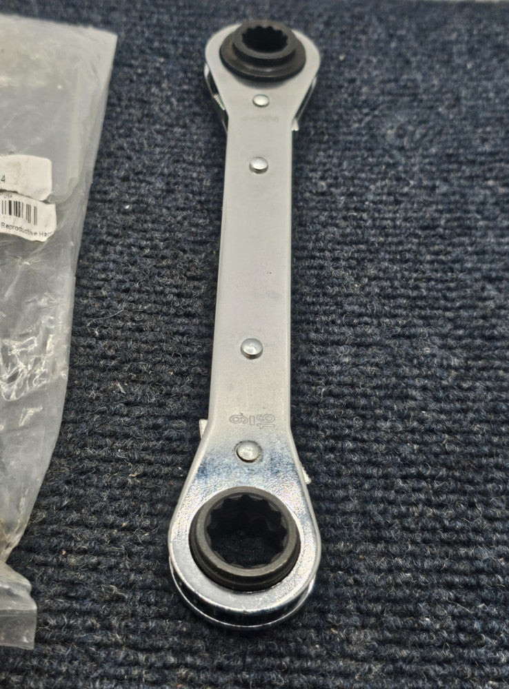 Klein Tools KT223X4: 3/4 & 5/8  Lineman's 4 in 1 Ratcheting Wrench