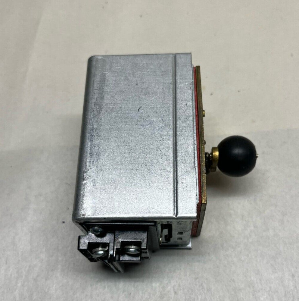 Honeywell 130441UA 24V 50/60CY .32Amp End Switch