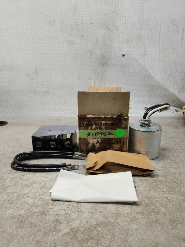 NEW IN BOX Cutler Hammer Lighting arrestor kit A800KD1