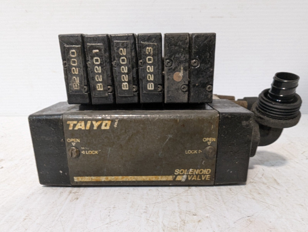 Taiyo Manifold Block w/ 6 Taiyo USR530-RT8 Solenoid Valves