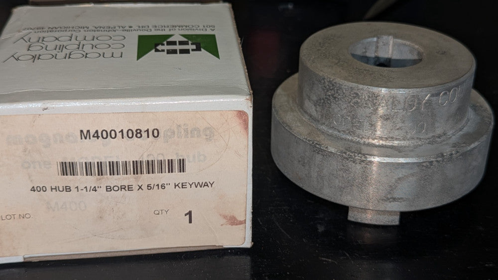 (1) Magnaloy M40010810 Coupler 400 Hub 1-1/4" Bore x 5/16" Keyway NIB
