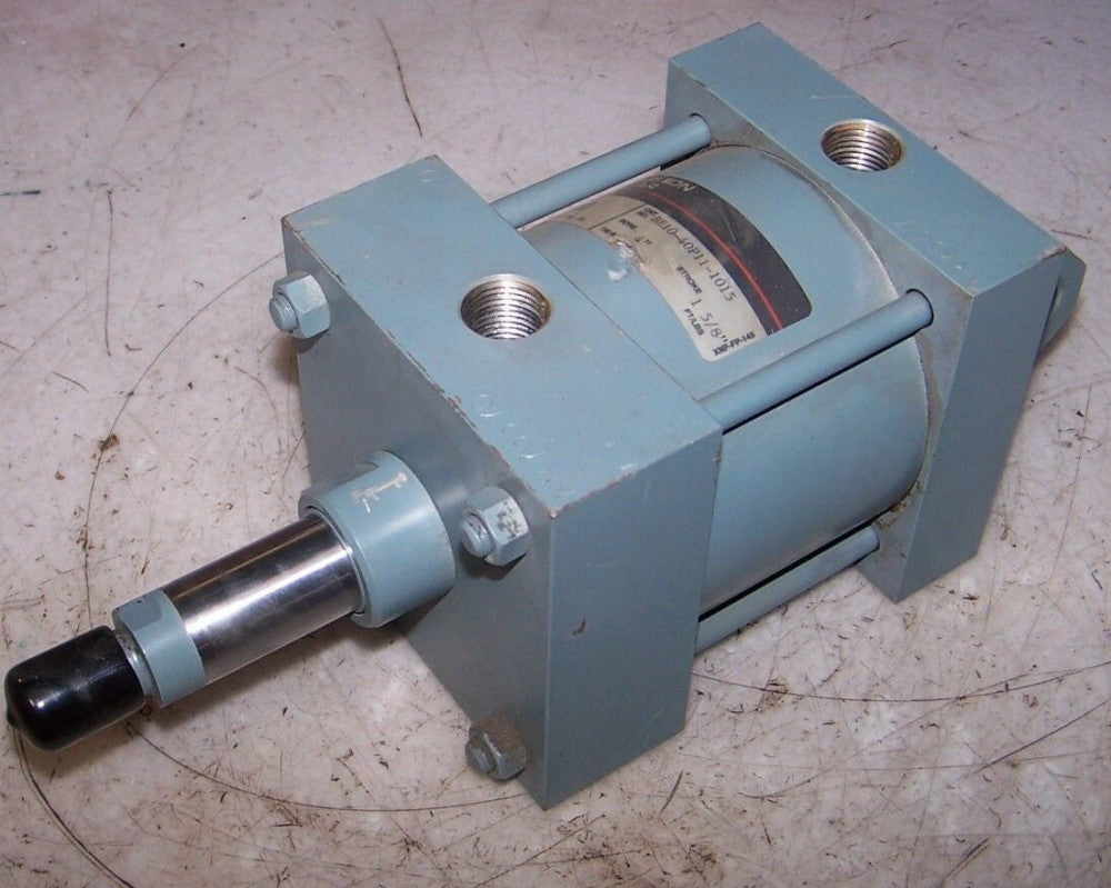NEW BOSTON GEAR PNEUMATIC CYLINDER 4" BORE 1-5/8" STROKE 1/2" NPT CLEVIS MOUNT