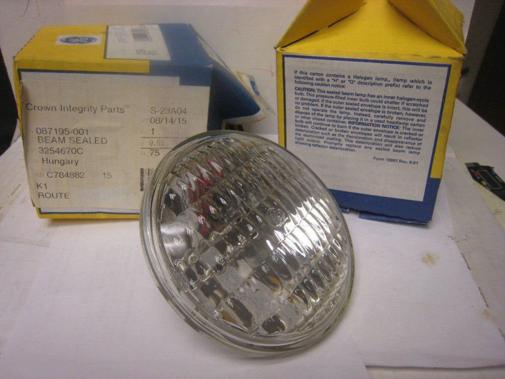 2 yes 2  GE 4589, GE 4589 Sealed Beam Light NOS