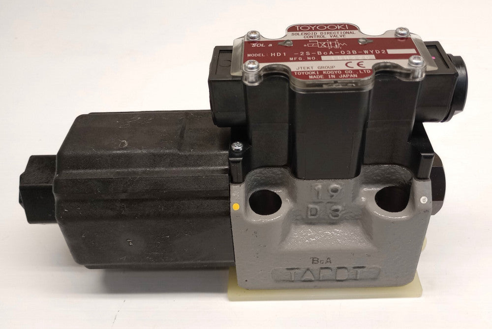 Toyooki HD1-2S-BcA-03B-WYD2 Solenoid Directional Control Valve