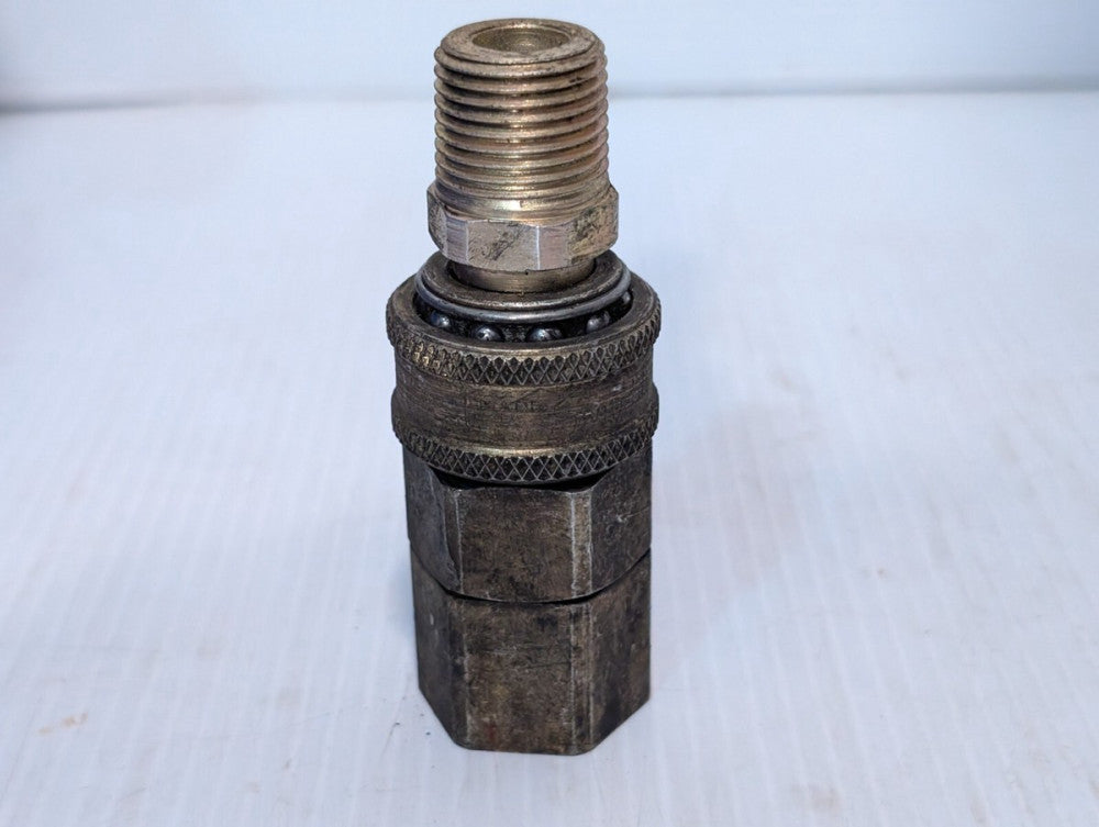 Snap-Tite VHC-8 Female Quick Coupler with Male Connector