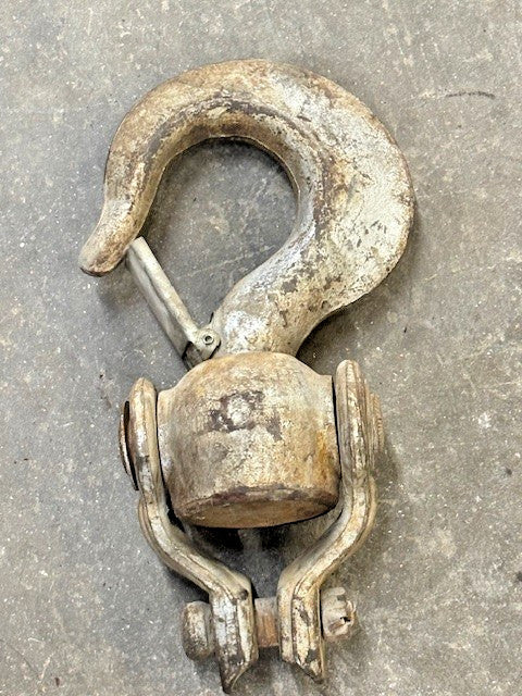 VINTAGE YALE AND TOWNE 14" SWIVEL HOOK SEALED BALL BEARING