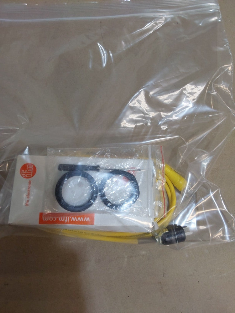 IFM KI0054 Proximity Switch Sensor  KI-2200NFB0AP2T/LS100  New With Cable 