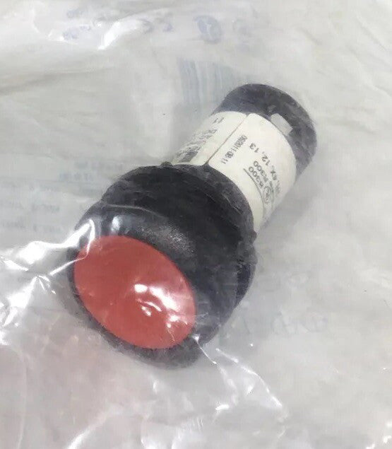 Eaton NSB C22S-DR-R-K01 Pushbuttons Non-Illuminated Red Nos Surplus