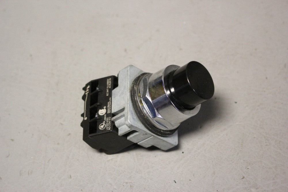 UNUSED SIEMENS 52PMBB1K BLACK PUSHBUTTON