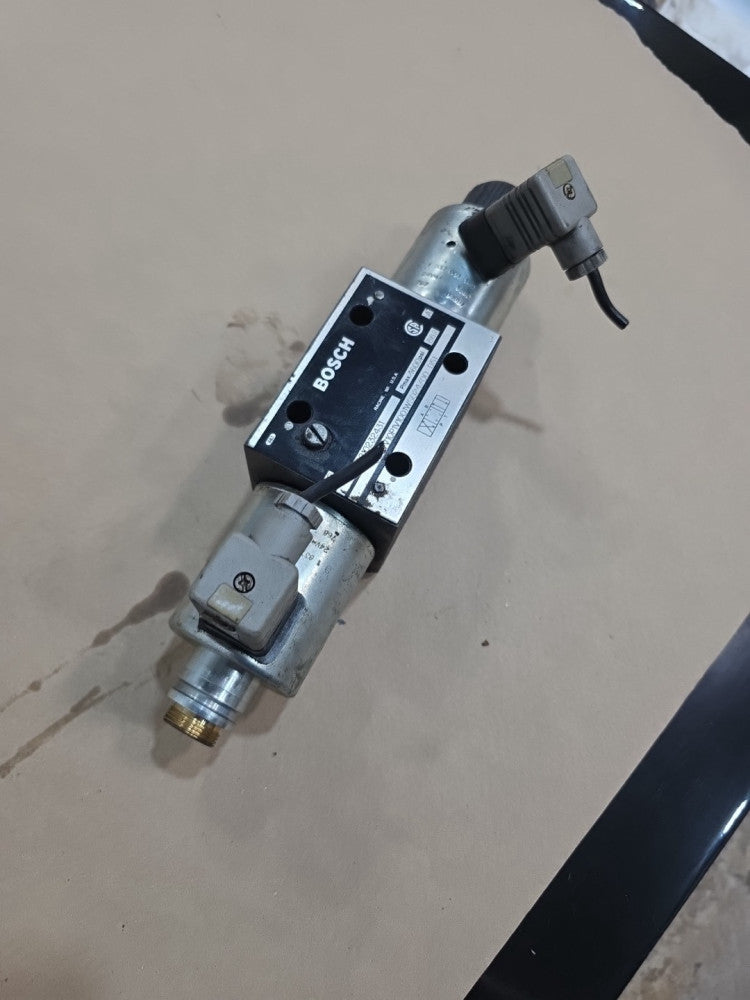 Bosch 081WV10P1V1001WS024/00D51 Directional Control Solenoid Valve 9810232431