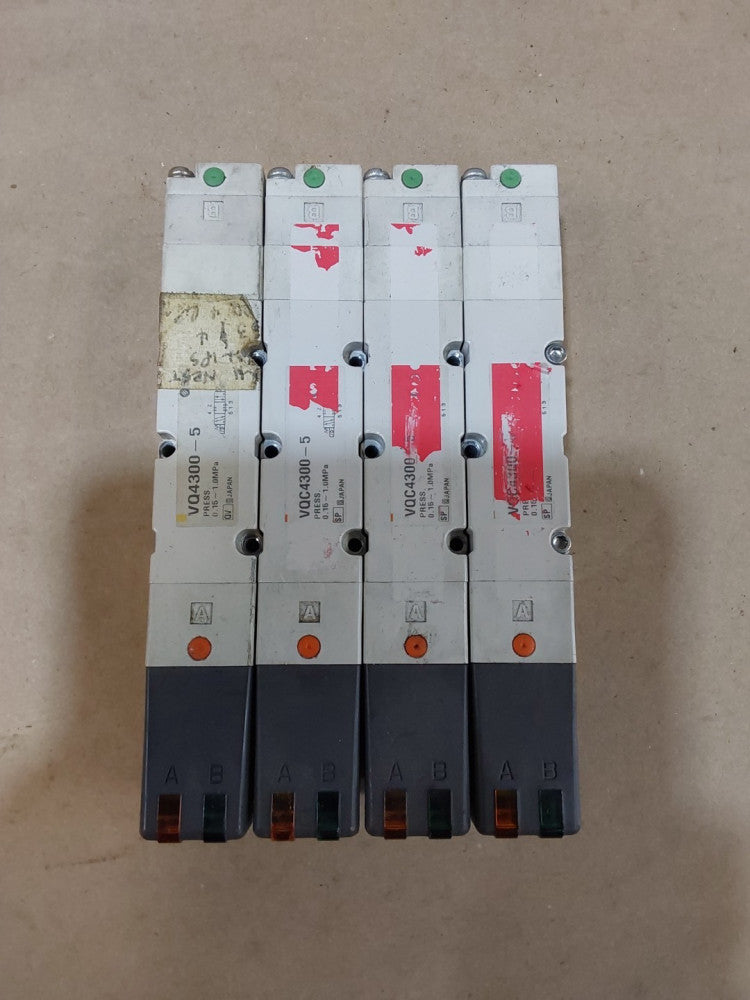 SMC VQC4300-5 Pneumatic Solenoid Valve VQC43005 Lot Of 4