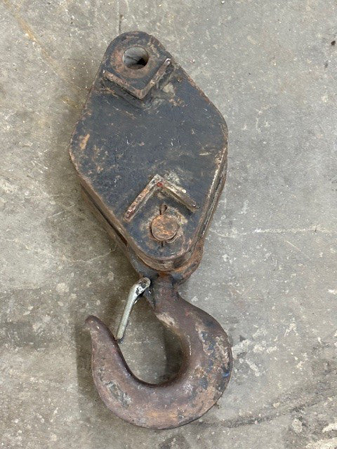 VINTAGE 20" SNATCH BLOCK PULLEY WITH 7-1/4" HOOK