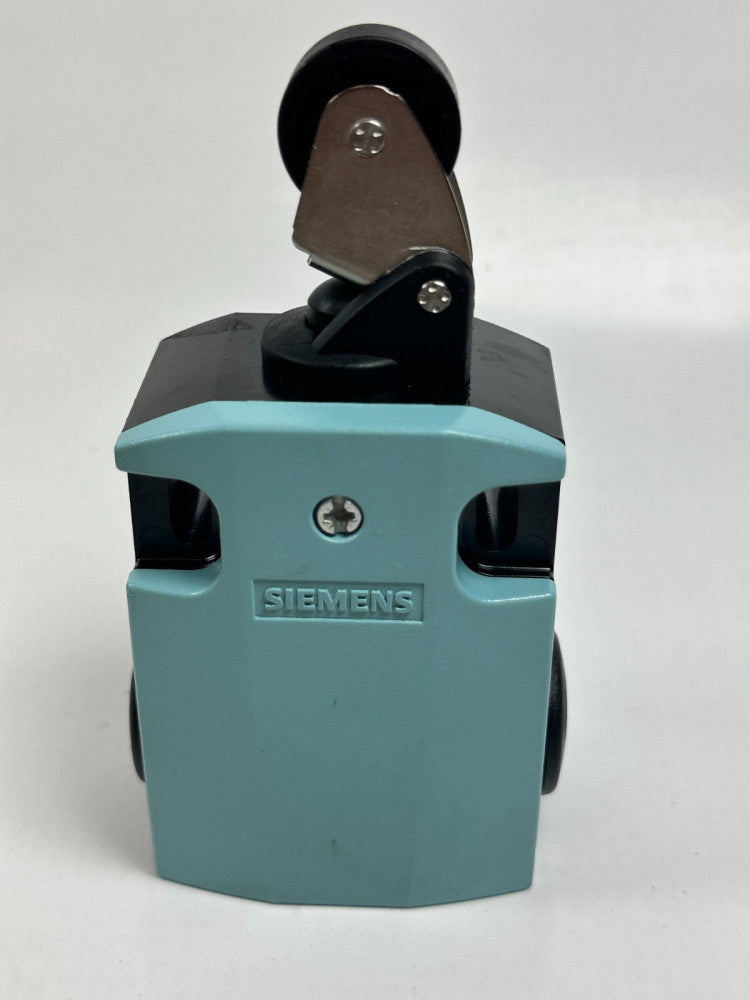 Siemens 3SE5122-OCE01 Roller Lever Limit Switch 400V IP 66/67 - New Fast Ship