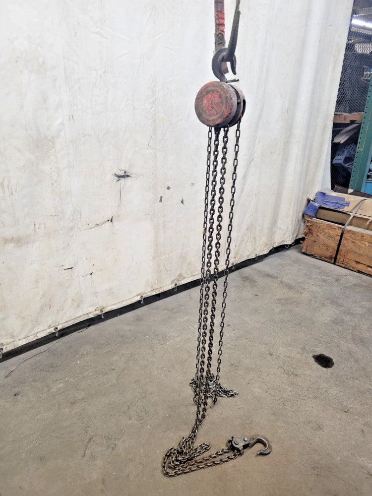 UNBRANDED RED HAND CHAIN HOIST, 103" HAND CHAIN LENGTH, 102" LIFT CHAIN LENGTH