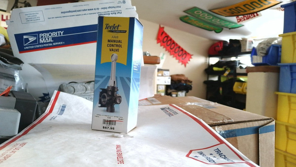 Tee Jet Pressure Relief Valve 3/4" ports  NIB  23120