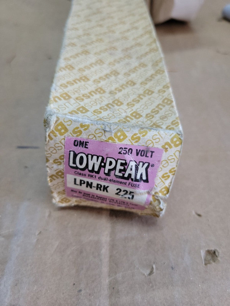 NEW BUSSMANN LOW PEAK FUSE 225AMP 250VAC CLASS RK1
