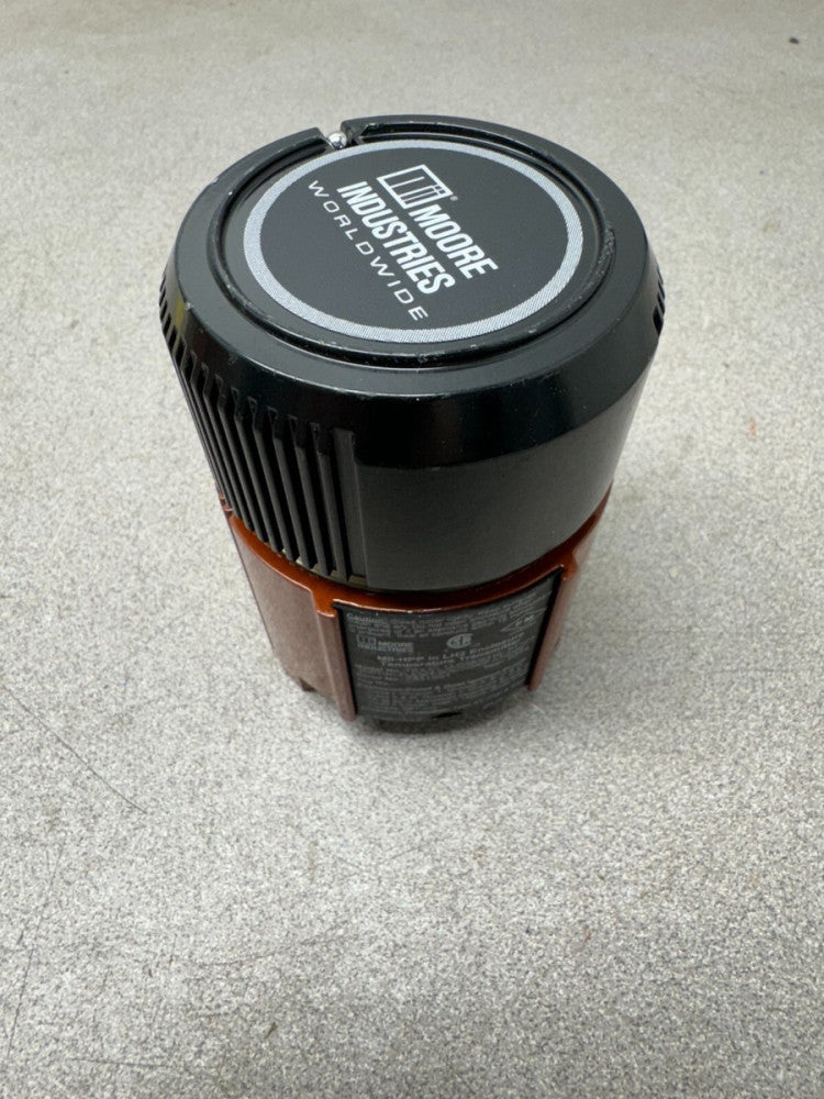 NEW NO BOX MOORE M112-HPP IN LH2 ENCLOSURE TRX/CL12/D38/S316/-PT1C4-.5NPT(H)