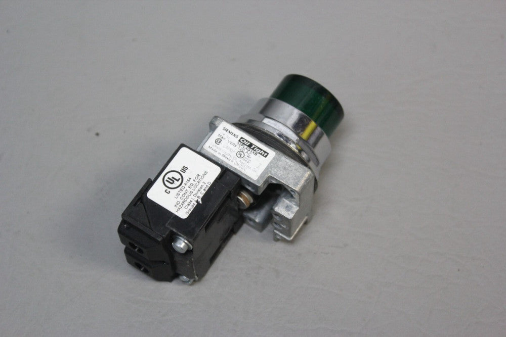 NEW SIEMENS PILOT LIGHT COMPLETE GREEN 52PL4G3XB LED 30MM OIL TIGHT