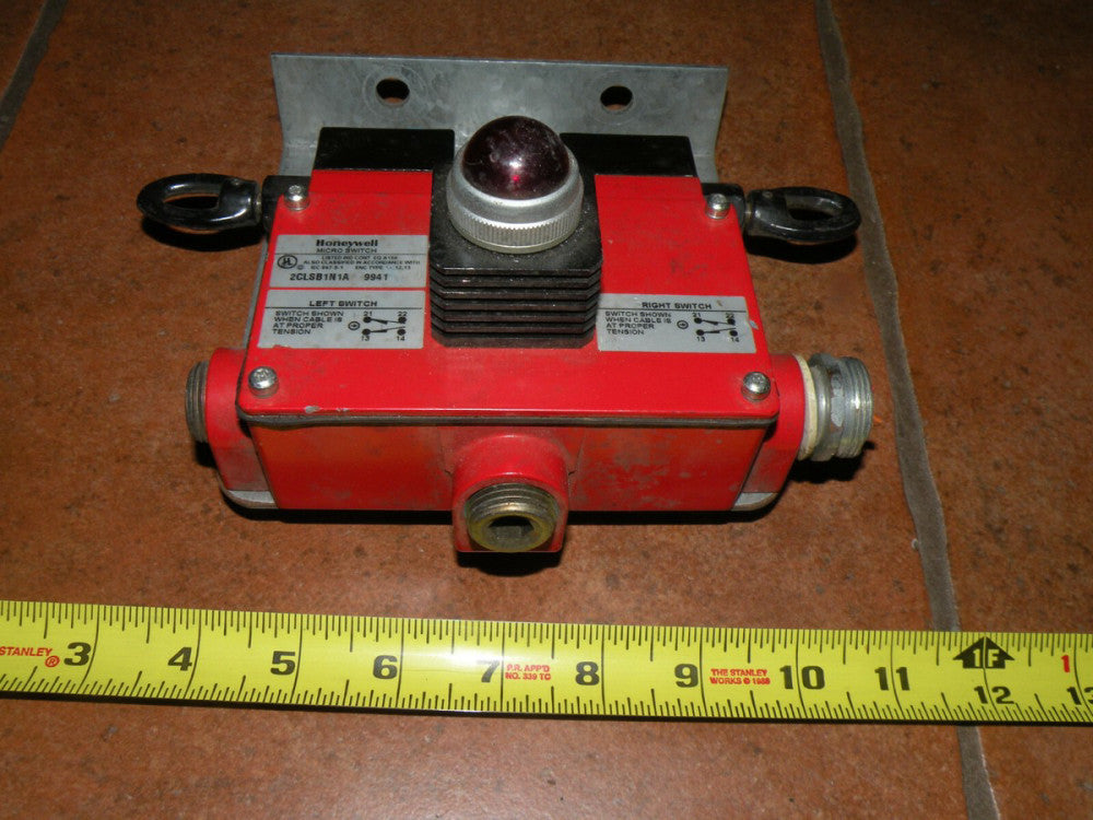 Honeywell 2CLSB1N1A Micro Limit Switch