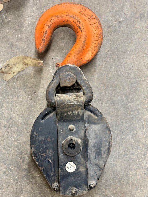 MCKISSICK 15 TON HEAVY DUTY SNATCH BLOCK/PULLEY WITH 9" SWIVEL HOOK