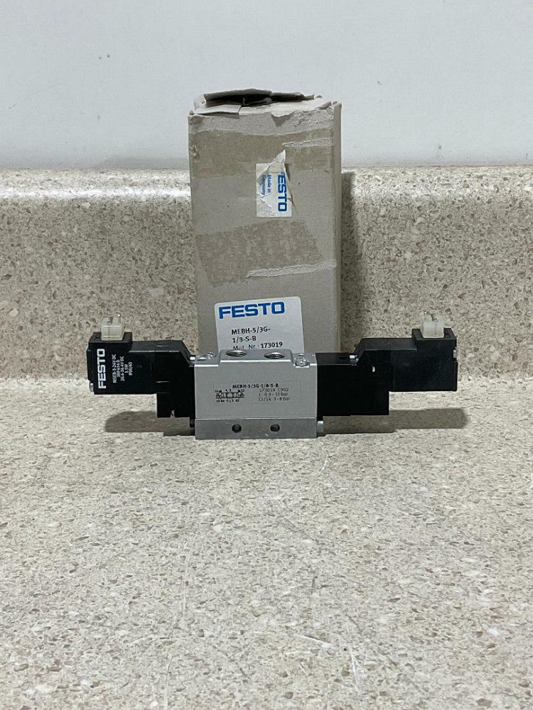 Festo MEBH-5/3G-1/8-S-B NEW