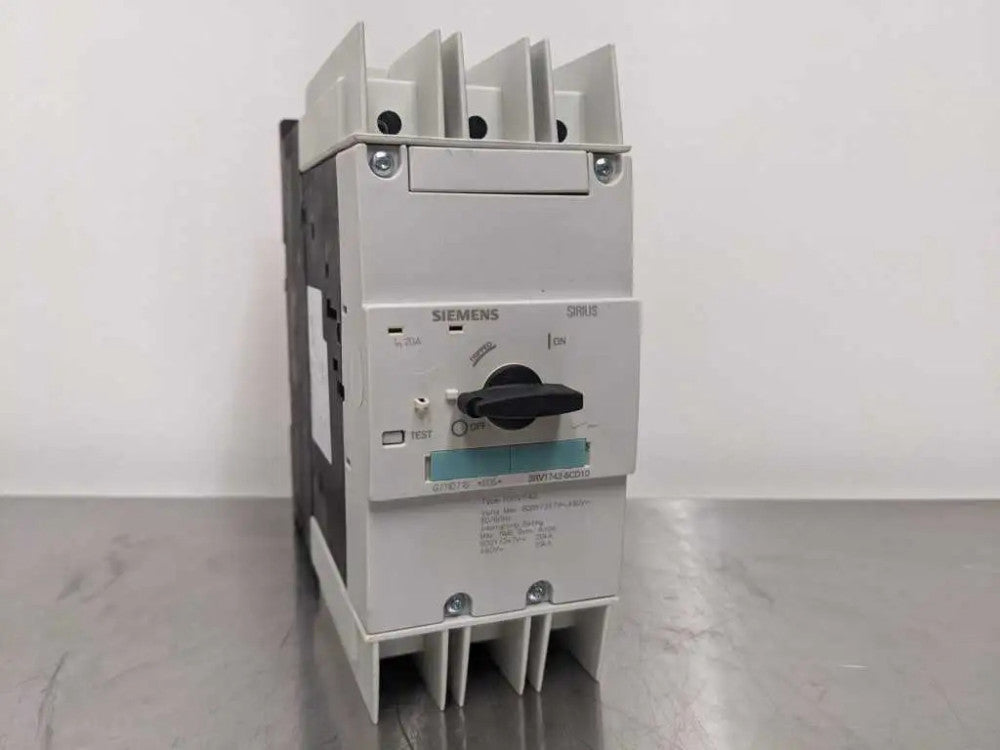 Siemens 3RV1742-5CD10 Circuit Breaker 3 POLE New p/n 3RV2742-5CD10