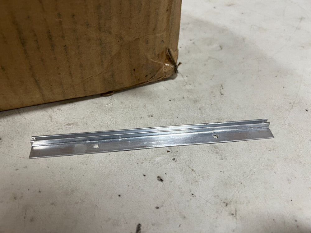 Box of 1500 - Stainless Steel Brackets PT 2565-3841, 7.5" Length x 3/4" Width