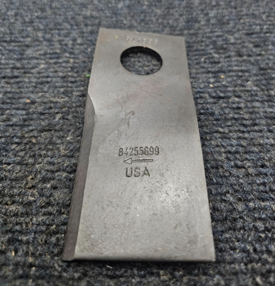 (QTY 25) 84255699 Disc Mower Blade - Right Hand 14° Clockwise Twist fits Case IH