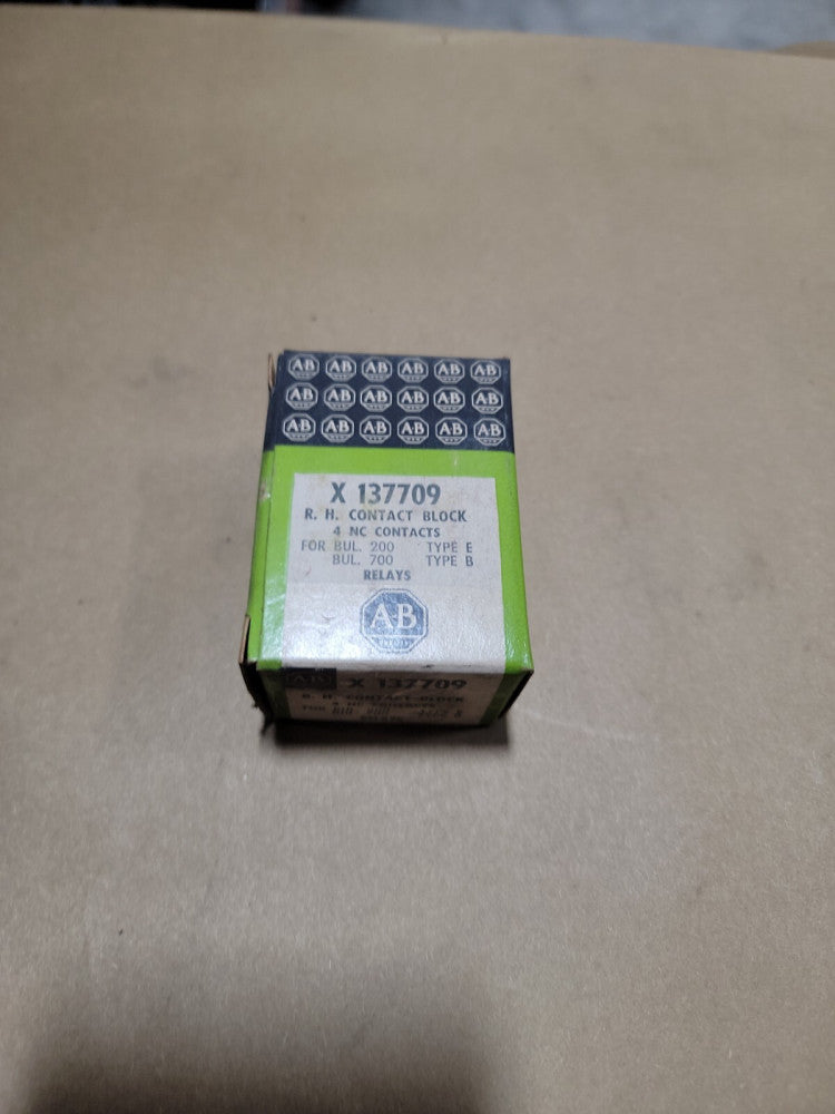 NEW ALLEN BRADLEY X-137709 R.H. CONTACT BLOCK