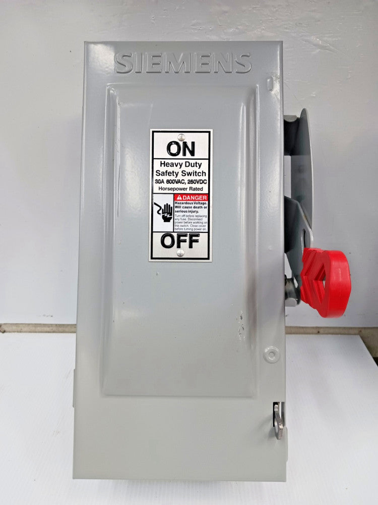 New Siemens 30 Amp Fusible Heavy Duty Safety Switch 3P 600 VAC / 250 VDC HF361