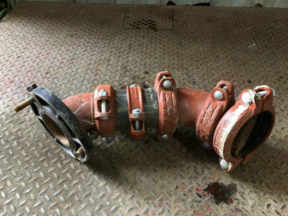 Victaulic No.11 Cast Iron 4" X 5" 45° Elbow Pipe Fitting Assembly