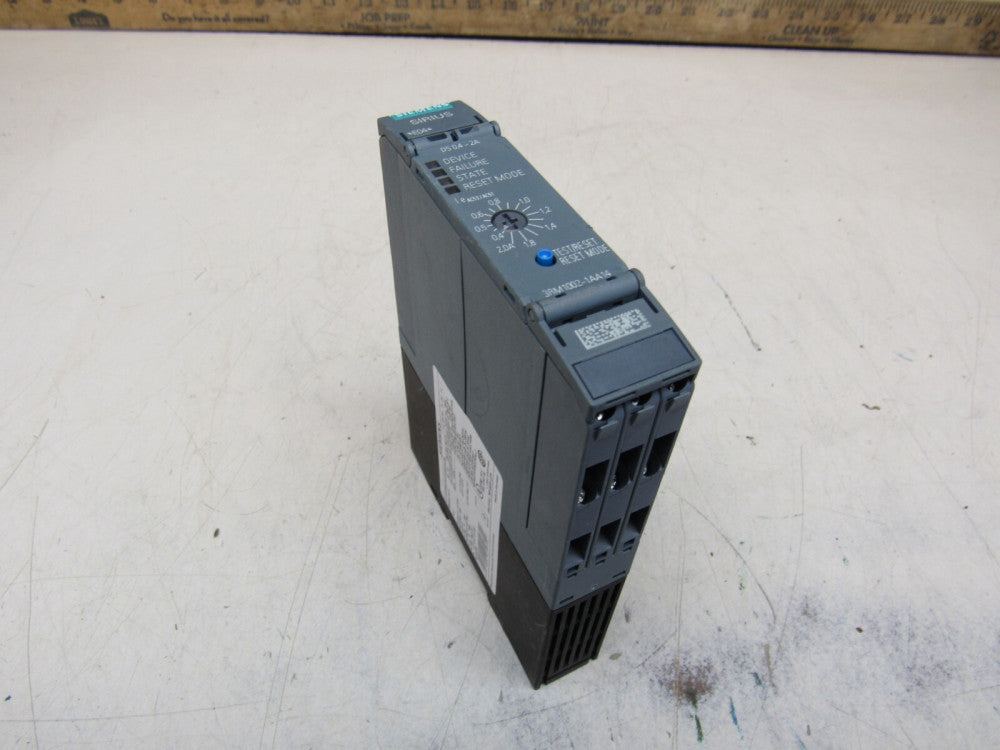 SIEMENS 3RM1002-1AA14 AC SEMICONDUCTOR MOTOR STARTER XLNT USED TAKEOUT !!