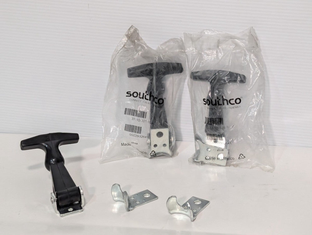Lot of 3: Southco 37-10-101-10-P Flexible Handle Latches with Hardware