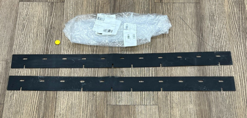 UNBRANDED 24T & 26T TASK PRO 24T FRONT NEOPRENE BLACK SQUEEGEE OAL 34" LOT OF 2
