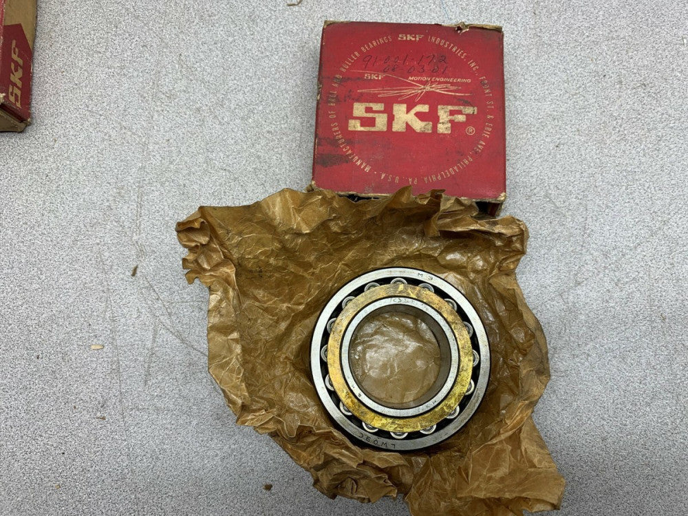 NEW IN BOX SKF BEARING SKF 22209CK/C3