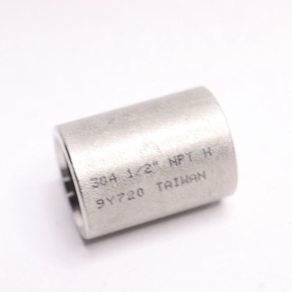 Coupling 304 Stainless Steel 1-1/2"