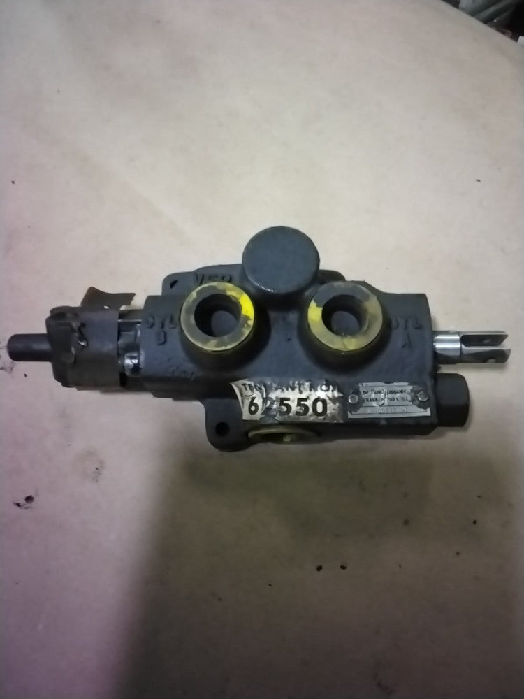 VICTOR FLUID POWER 10GP7G1NA Implement Lift Control Valve 62550..