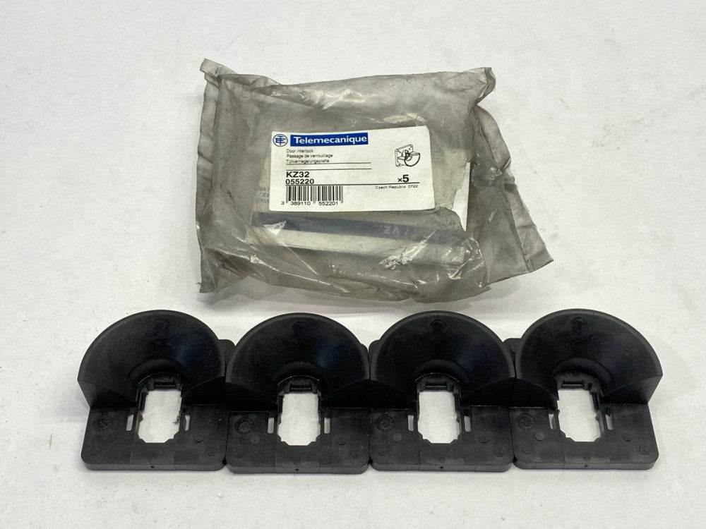 Telemecanique KZ32 Door Interlock Plate LOT OF 4
