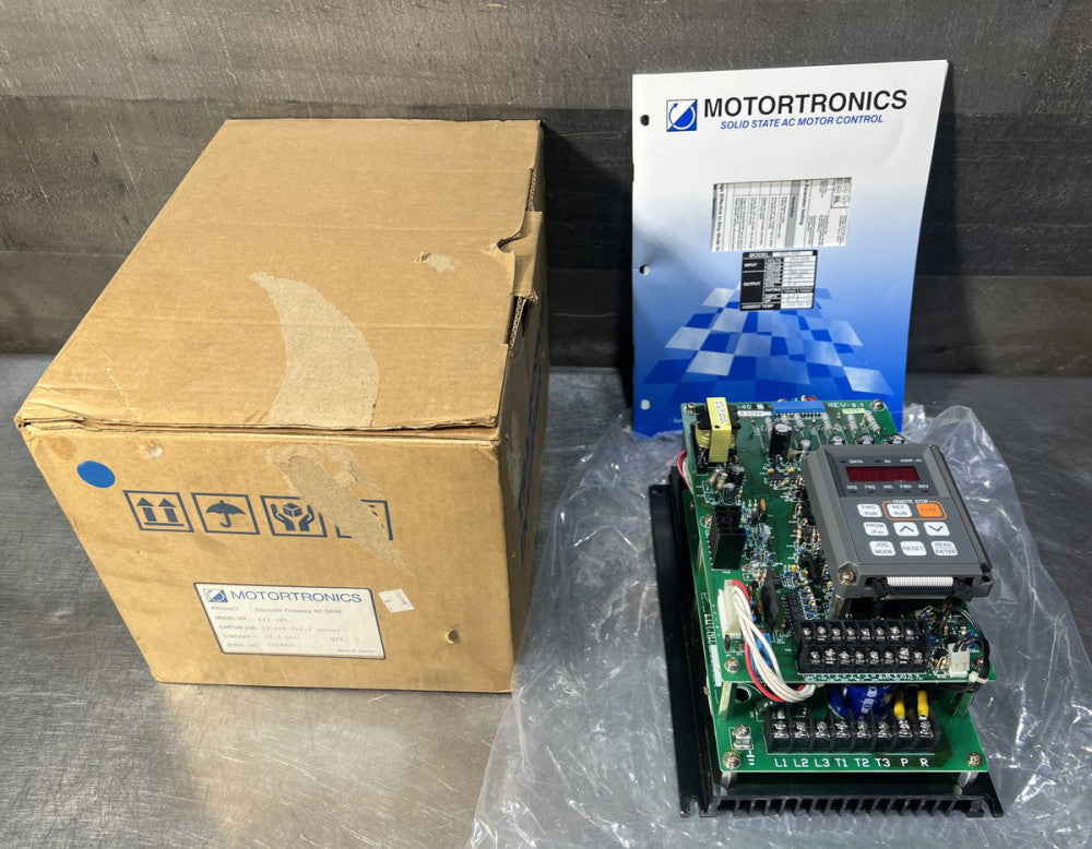 Nos Surplus MOTORTRONICS KP1-402-P. 2 HP  3 phase ADJUSTABLE FREQUENCY AC DRIVE