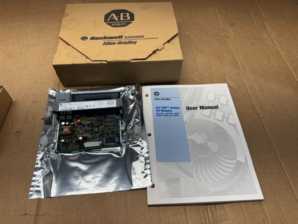 NEW IN BOX ALLEN-BRADLEY SLC 500 ANALOG COMBINATION I/O MODULE 1746-NIO4I