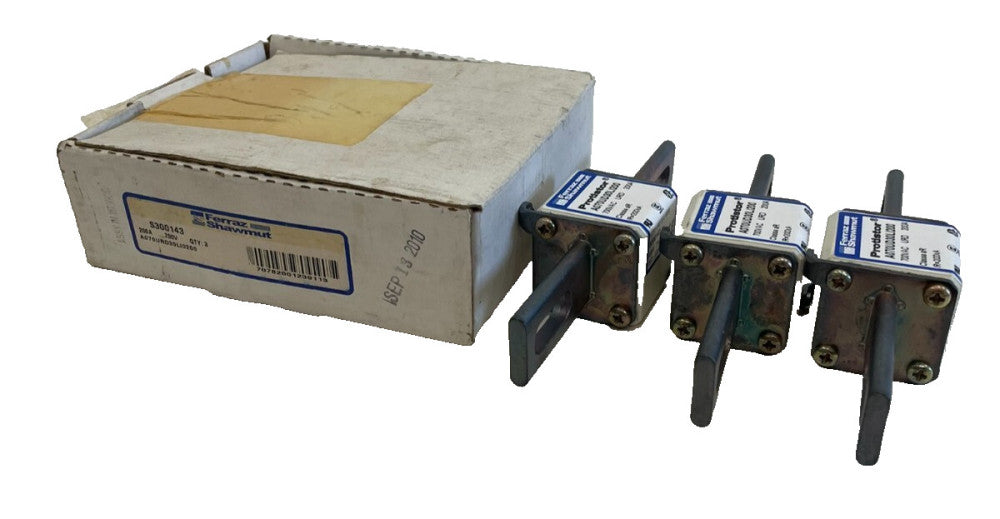NEW FERRAZ SHAWMUT S300143 FUSES 200A 700V A07OUD30LI200 QTY:3