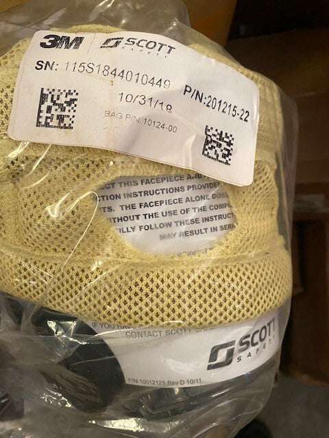 3M Scott Full Facepiece AV-3000 22 - Size Medium # 201215-22