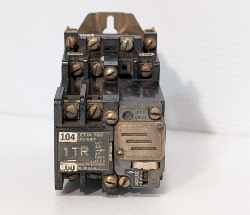 Allen Bradley 700-N200A1 Relay, Ser B, with 700-NT Ser C Timing Unit, 120V Coil
