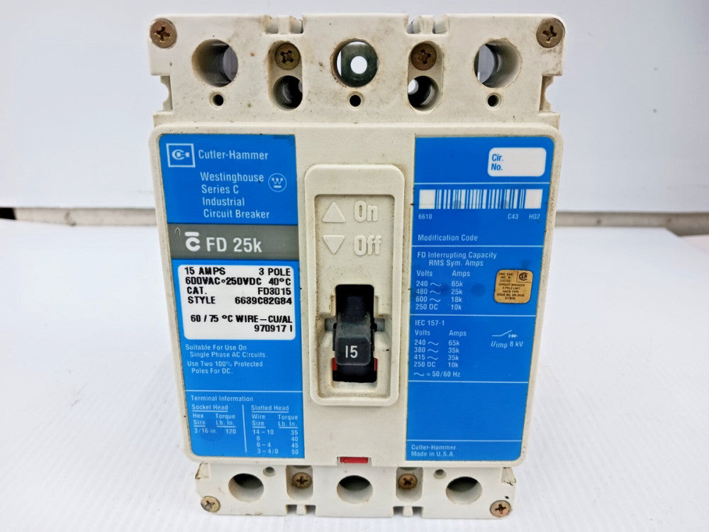 CUTLER HAMMER 15 AMP CIRCUIT BREAKER 3 POLE 600 VAC / 250 VDC 25kA FD3015