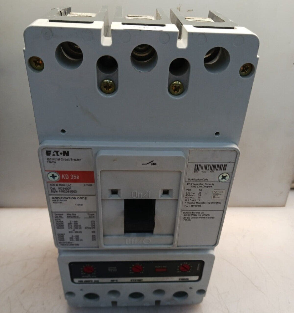 NEW EATON KD3400F 400 AMP CIRCUIT BREAKER 3 POLE 600V 100 AMP TRIP KT3100T *FLAW