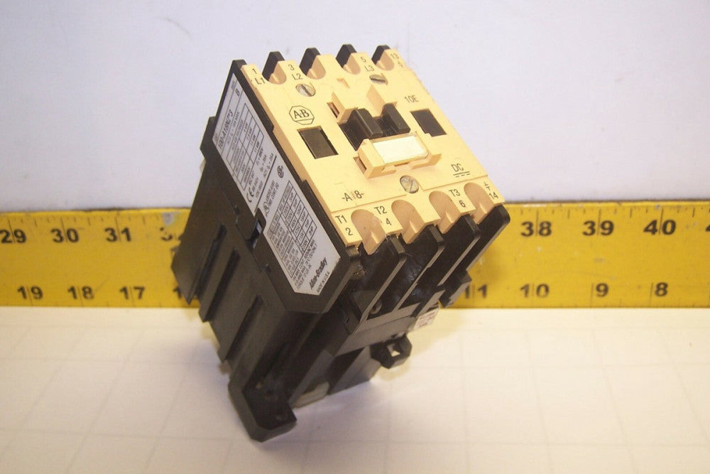 ALLEN BRADLEY 18 AMP CONTACTOR 600 VAC 15 HP 24 VDC COIL  100-A18NZ*3
