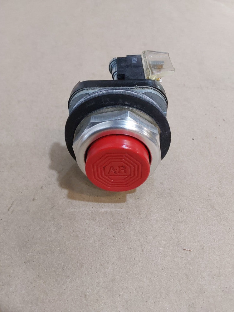 ALLEN-BRADLEY - 800T-B SER. T TYPE 4, 13 - RED PUSH BUTTON W/ 800T-XA SER. D